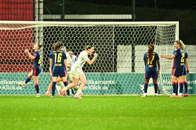 Soccer I Women I Season 2025 2026 I DFB Cup I RB Leipzig SV Werder Bremen I 16 11 2025 Goal celebration Juliane Wirtz 28, SV Werder Bremen clenches her fist after scoring the equalizer to make it 1 1 Leipzig RB Training Centre, Cottaweg 7 Saxony Germany Copyright: xLobeca InesxHähnelx