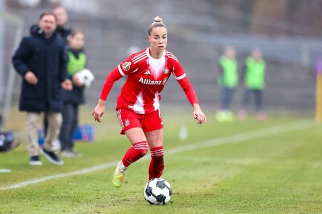 Giulia Gwinn FC Bayern Muenchen, 07 , GER, FC Ingolstadt 04 vs FC Bayern Muenchen, Soccer, DFB Pokal Women, Round of 16, Season 2025 2026, 16 11 2025, DFB REGULATES PROHIBIT ANY USE OF PHOTOGRAPHS AS IMAGE SEQUENCES AND OR QUASI VIDEO, GER, FC Ingolstadt 04 vs FC Bayern Muenchen, Football, DFB Cup Women, Round of 16, Season 2025 2026, 16 11 2025 Ingolstadt Copyright: xEibner-Pressefoto JennixMaulx EP_JML