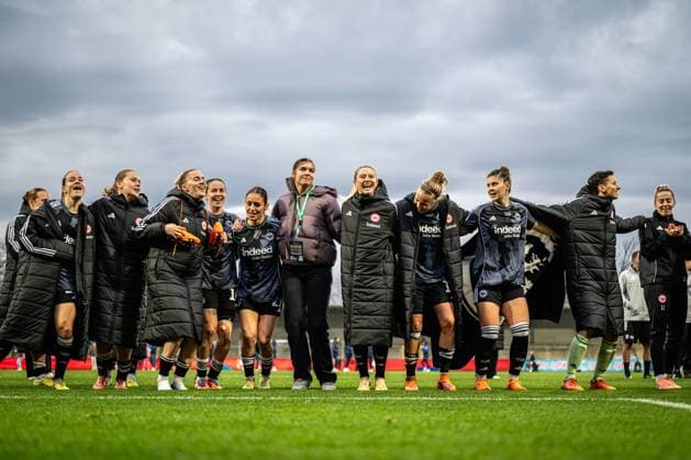 DFB Pokal Women TSG Hoffenheim Eintracht Frankfurt 16 11 2025 Ereleta Memeti 27 Eintracht Frankfurt with Geraldine Reuteler 14 Eintracht Frankfurt , Jarne Teulings 9 Eintracht Frankfurt , Laura Freigang 10 Eintracht Frankfurt , Lina Altenburg 12 Eintracht Frankfurt , Nadine Riesen 22 Eintracht Frankfurt , Nina Lührsen 11 Eintracht Frankfurt , Noemi Ivelj 4 Eintracht Frankfurt , Rebecka Blomqvist 28 Eintracht Frankfurt and Sophia Winkler 1 Eintracht Frankfurt celebrate together on the pitch DFB Cup Women TSG Hoffenheim vs Eintracht Frankfurt, at the Dietmar Hopp Stadium in Hoffenheim Copyright: xBEAUTIFULxSPORTS Gelhardtx