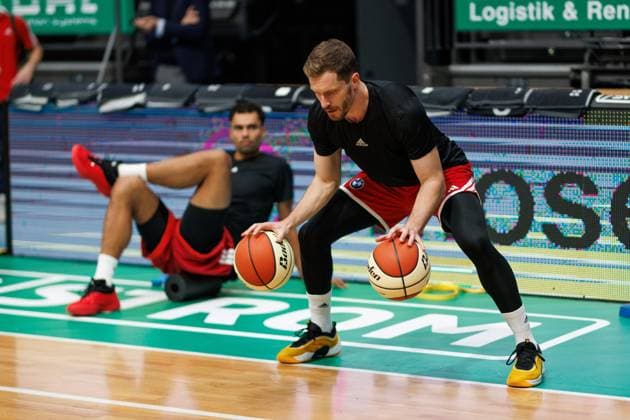 Andreas Obst FC Bayern Basketball at the warm-up, Vet Concept Gladiators Trier vs FC Bayern Basketball, Basketball, BBL Cup, quarter-finals, 2025 2026 season, 16 11 2025 Vet Concept Gladiators Trier vs FC Bayern Basketball, Basketball, BBL Cup, quarter-finals, 2025 2026 season, 16 11 2025 Copyright: xEibner-Pressefoto AlexanderxNeisx EP_ANS