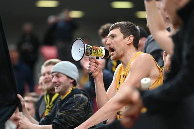 Till Joenke Tigers Tuebingen, 26 celebrates with the fans in the Fankurve GER, Tigers Tuebingen vs Gartenzaun24 Baskets Paderborn, Basketball, Men, Pro A, 2 Barmer Basketball Bundesliga, Season 2025 2026, 16 11 2025 GER, Tigers Tuebingen vs Gartenzaun24 Baskets Paderborn, Basketball, Men, Pro A, 2 Barmer Basketball Bundesliga, Season 2025 2026, 16 11 2025 Tuebingen Copyright: xEibner-Pressefoto NicolasxWoernx EP_NWN