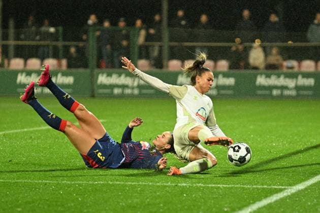 Soccer I Women I Season 2025 2026 I DFB Cup I RB Leipzig SV Werder Bremen I 16 11 2025 Tough duel between Andrea Norheim 3, Rasenballsport Leipzig and Maya Sternad 11, SV Werder Bremen Leipzig RB Training Center, Cottaweg 7 Saxony Germany Copyright: xLobeca InesxHähnelx