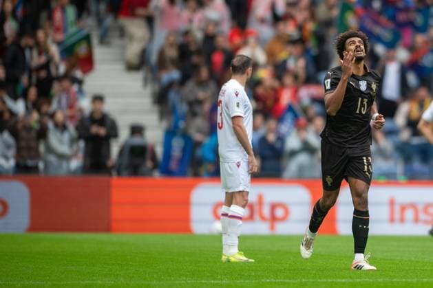 Portugal v Armenia - FIFA World Cup, WM, Weltmeisterschaft, Fussball 2026 Qualifier Renato Veiga from Portugal celebrates his goal during the European World Cup Qualifiers 2026 football match between Portugal and Armenia at Estadio do Dragao in Porto, Portugal, on November 16, 2025. Porto Porto Portugal  Copyright: xMiguelxLemosx originalFilename:lemos-european251116_npYXL.jpg