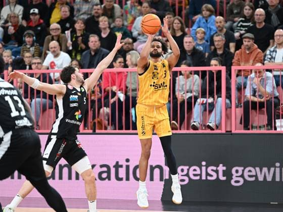 Miles Tention Tigers Tuebingen, 03 GER, Tigers Tuebingen vs Gartenzaun24 Baskets Paderborn, Basketball, Men, Pro A, 2 Barmer Basketball Bundesliga, Season 2025 2026, 16 11 2025 GER, Tigers Tuebingen vs Gartenzaun24 Baskets Paderborn, Basketball, Men, Pro A, 2 Barmer Basketball Bundesliga, Season 2025 2026, 16 11 2025 Tuebingen Copyright: xEibner-Pressefoto NicolasxWoernx EP_NWN