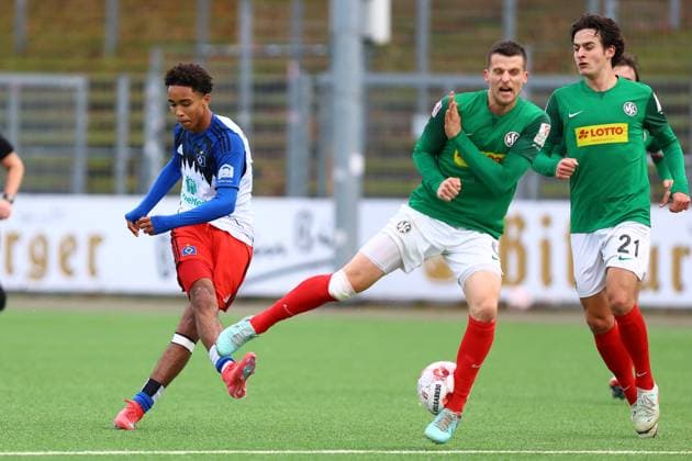 21 Arnaud Astel Riedel Hamburger SV U21 Fußball I Herren I Regionalliga Nord I Saison 2025 2026 I 19 Spieltag I Hamburger SV U21 HSC Hannover I 16 11 2025 I Stadion Hoheluft