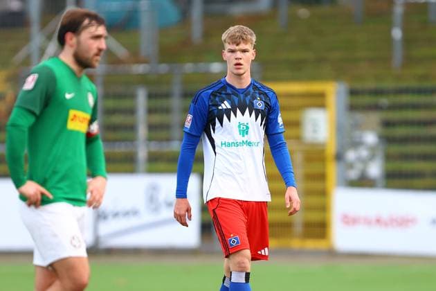 16 Endrik Jaschan Hamburger SV U21 Fußball I Herren I Regionalliga Nord I Saison 2025 2026 I 19 Spieltag I Hamburger SV U21 HSC Hannover I 16 11 2025 I Stadion Hoheluft