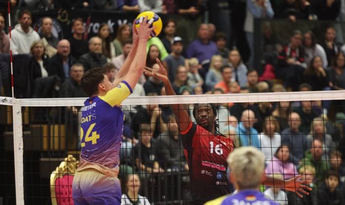 Ludwigsburg , Volleyball Bundesliga , Barock Volleys MTV Ludwigsburg vs cerebricks VOLLEY GOATS Mitteldeutschland , from left Clay Wieter Goats Nyherowo Omene Lubu