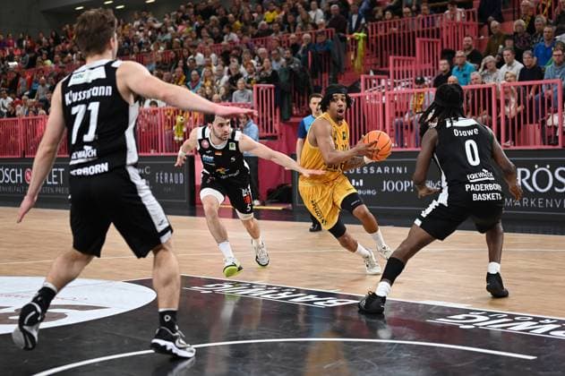 JaCobi Wood Tigers Tuebingen, 24 GER, Tigers Tuebingen vs Gartenzaun24 Baskets Paderborn, Basketball, Men, Pro A, 2 Barmer Basketball Bundesliga, Season 2025 2026, 16 11 2025 GER, Tigers Tuebingen vs Gartenzaun24 Baskets Paderborn, Basketball, Men, Pro A, 2 Barmer Basketball Bundesliga, Season 2025 2026, 16 11 2025 Tuebingen Copyright: xEibner-Pressefoto NicolasxWoernx EP_NWN