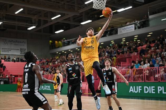 Lukas Milner Tigers Tuebingen, 17 GER, Tigers Tuebingen vs Gartenzaun24 Baskets Paderborn, Basketball, Men, Pro A, 2 Barmer Basketball Bundesliga, Season 2025 2026, 16 11 2025 GER, Tigers Tuebingen vs Gartenzaun24 Baskets Paderborn, Basketball, Men, Pro A, 2 Barmer Basketball Bundesliga, Season 2025 2026, 16 11 2025 Tuebingen Copyright: xEibner-Pressefoto NicolasxWoernx EP_NWN