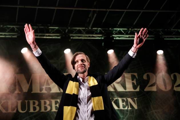 GOTHENBURG, SWEDEN 20251116 Häcken s club manager Marcus Jodin speaks as Häcken continues its gold celebration at Kvilletorget after the final match of the season in Damallsvenskan between BK Häcken FF and Pitea IF DFF at Bravida Arena GÖTEBORG SWEDEN x9200x  Copyright: xAdamxIhse TTx WOMEN S SWEDISH HURTLE CELEBRATES GOLD