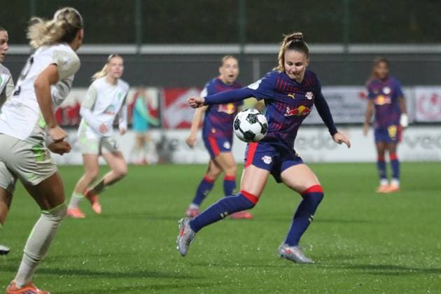 DFB Pokal Frauen RB Leipzig SV Werder Bremen 16 11 2025 Annabel Schasching 16, RB Leipzig Fußball, DFB Pokal Frauen, Saison 2025 2026, Achtelfinale RB Leipzig vs SV Werder Bremen am 16 11 2025, Trainingszentrum Cottaweg, Leipzig DFB REGULATIONS PROHIBIT ANY USE OF PHOTOGRAPHS AS IMAGE SEQUENCES AND OR QUASI VIDEO Copyright: xBEAUTIFULxSPORTS JanxKaeferx