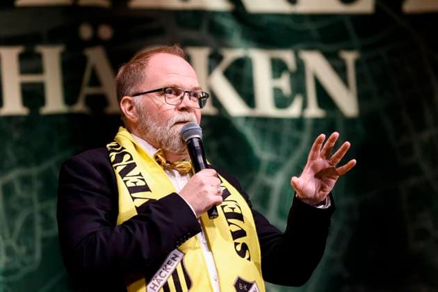 GOTHENBURG, SWEDEN 20251116 Häcken chairman Anders Billström speaks as Häcken continues its gold celebration at Kvilletorget after the final match of the season in Damallsvenskan between BK Häcken FF and Pitea IF DFF at Bravida Arena GÖTEBORG SWEDEN x9200x  Copyright: xAdamxIhse TTx WOMEN S SWEDISH HURTLE CELEBRATES GOLD