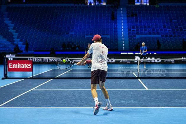 Nitto ATP, Tennis Herren Finals 2025 - Day 8 Jannik Sinner of Italy practices before playing in the Men s Singles Round match against Carlos Alcaraz of Spain during day eight and final of the Nitto ATP Finals 2025 at Inalpi Arena in Turin, Italy, on November 16, 2025. Turin Turin Italy  Copyright: xMiguelxReisx originalFilename:reis-notitle251116_np5Ai.jpg
