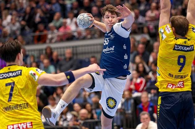 16 11 2025, Handball, HBL, Bergischer HC Rhein Neckar Löwen, Mitsubishi Electric HALLE Düsseldorf Soeren Steinhaus BHC 53 throws on goal North Rhine-Westphalia Germany
