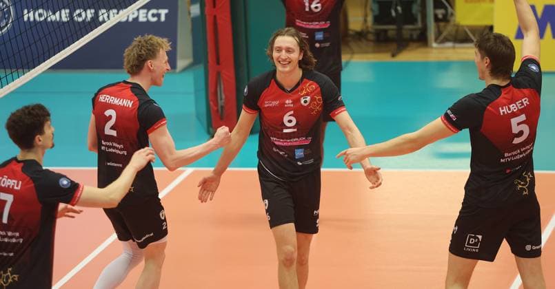 Ludwigsburg , Volleyball Bundesliga , Barock Volleys MTV Ludwigsburg vs cerebricks VOLLEY GOATS Mitteldeutschland , Cheers Ludwigsburg , center Ben Simon Bonin