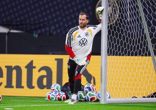 Germany Slovakia Training Leipzig, 16 11 2025, Matchday 1, Red Bull Arena, Final training, before the World Cup Qualifier BR Germany vs Slovakia on 17 11 2025 , In the picture goalkeeper Oliver Baumann 1, DEU , Picture Point