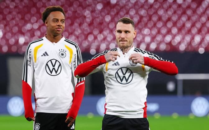 Germany Slovakia Training Leipzig, 16 11 2025, Matchday 1, Red Bull Arena, Final training, before the World Cup Qualifier BR Germany vs Slovakia on 17 11 2025 , In the picture from l Assan Ouedraogo 9, DEU and David Raum 22, DEU , Picture Point