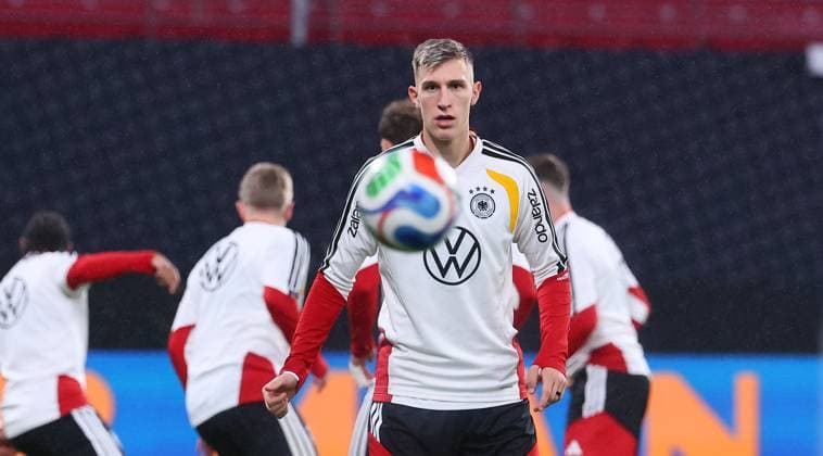 Germany Slovakia Training Leipzig, 16 11 2025, Matchday 1, Red Bull Arena, Final training, before the World Cup Qualifier BR Germany vs Slovakia on 17 11 2025 , In the picture Nico Schlotterbeck 15, DEU , Picture Point