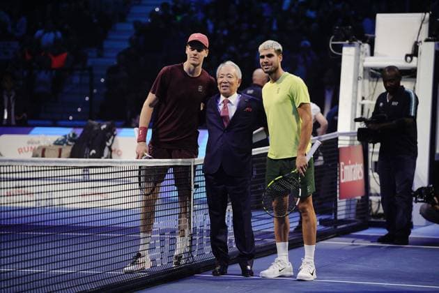 Italy s Jannik Sinner and Spain s Carlos Alcaraz before the singles final tennis match of the ATP, Tennis Herren World Tour Finals at the Inalpi Arena in Turin, Italy - Sunday, Nov. 16, 2025. - Tennis  Copyright: xMarcoxAlpozzi LaPressex
