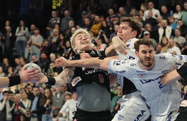 16 11 2025 Handball 1 Bundesliga DAIKIN HBL Season 2025 2026 12 Matchday HC Erlangen Metropolregion Nuremberg HCE TBV Lemgo Lippe DaMa xdaxmax Marek Nissen 6, HC Erlangen HCE Joel Willecke 24, TBV Lemgo Hendrik Wagner 28, TBV Lemgo