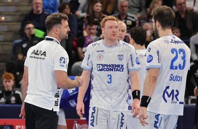 16 11 2025 Handball 1 Bundesliga DAIKIN HBL Season 2025 2026 12 Matchday HC Erlangen Metropolregion Nuremberg HCE TBV Lemgo Lippe DaMa xdaxmax Florian Kehrmann Coach TBV Lemgo Nicolai Theilinger 3, TBV Lemgo Tim Suton 23, TBV Lemgo