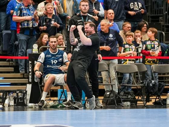 Arnor Thor Gunnarsson Bergischer HC, coach happy to win Bergischer HC vs Rhein Neckar Loewen, Handball, 1 Bundesliga, Matchday 12, Season 2025 2026, 16 11 2025 Bergischer HC vs Rhein Neckar Loewen, Handball, 1 Bundesliga, Matchday 12, Season 2025 2026, 16 11 2025 Duesseldorf Copyright: xEibner-Pressefoto DamianxKruczynx EP_DKI