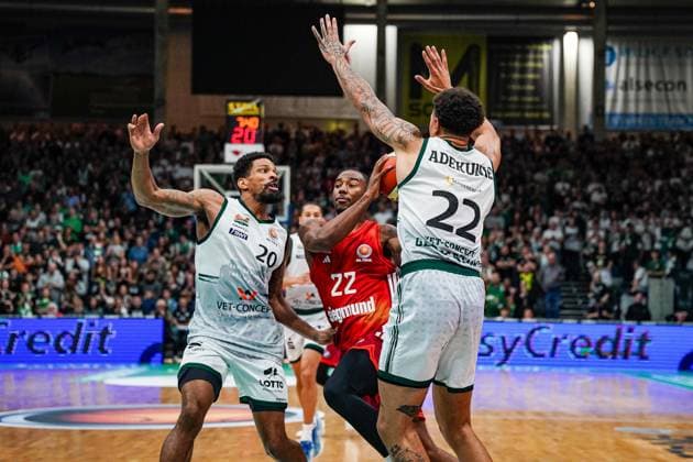 16 11 2025, xdaymx, Basketball DBB Pokal, Gladiators Trier FC Bayern München v l Urald King Trier Isiaha Mike Bayern Nolan Adekunle Trier DFL DFB REGULATIONS PROHIBIT ANY USE OF PHOTOGRAPHS as IMAGE SEQUENCES and or QUASI VIDEO Trier