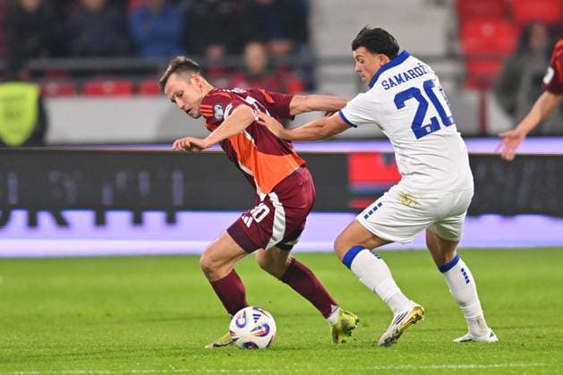 SERBIA vs LATVIA JANIS IKAUNIEKS vs LAZAR SAMARDZIC football Serbia vs Latvia FIFA World Cup, WM, Weltmeisterschaft, Fussball qualification match at Dubocica stadiuim , Leskovac 16.11.2025 Foto: FOOTBALL, SERBIA, LATVIA, FIFA WORLD CUP QUALIFICATIONS MATCH Leskovac Dubocica stadium Serbia Copyright: xMarkoxMetlas xMNxPressx
