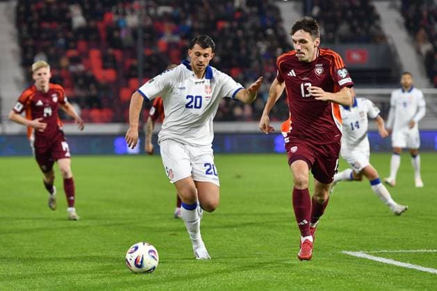 SERBIA vs LATVIA LAZAR SAMARDZIC vs RAIVIS JURKOVSKIS football Serbia vs Latvia FIFA World Cup, WM, Weltmeisterschaft, Fussball qualification match at Dubocica stadiuim , Leskovac 16.11.2025 Foto: FOOTBALL, SERBIA, LATVIA, FIFA WORLD CUP QUALIFICATIONS MATCH Leskovac Dubocica stadium Serbia Copyright: xMarkoxMetlas xMNxPressx