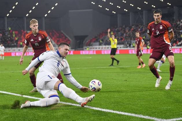 SERBIA vs LATVIA LUKA JOVIC football Serbia vs Latvia FIFA World Cup, WM, Weltmeisterschaft, Fussball qualification match at Dubocica stadiuim , Leskovac 16.11.2025 Foto: FOOTBALL, SERBIA, LATVIA, FIFA WORLD CUP QUALIFICATIONS MATCH Leskovac Dubocica stadium Serbia Copyright: xMarkoxMetlas xMNxPressx