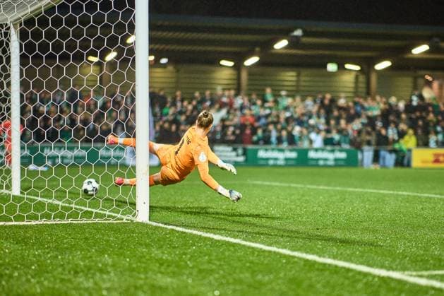 16 11 2025, GER, Womens soccer, DFB Cup, Round of 16, 2025 2026, RB Leipzig SV Werder Bremen Elvira Herzog 1, RB Leipzig , flies past the ball Leipzig Training Center of the Red Bull Saxony Germany