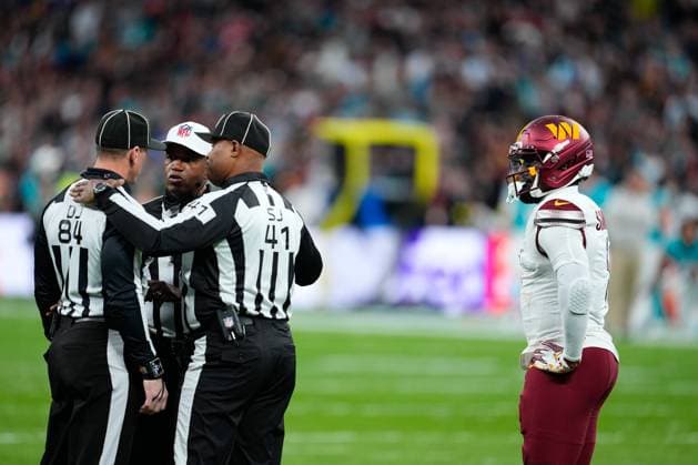 November 16, 2025, Madrid, Madrid, Spain: Deebo Samuel of the Washington Commanders looks on during the National Football League NFL, American Football Herren, USA 2025 Madrid Game, match played between Miami Dolphins and Washington Commanders at Bernabeu stadium on November 16, 2025, in Madrid, Spain. Madrid Spain - ZUMAa181 20251116_zaa_a181_081 Copyright: xOscarxJ.xBarrosox