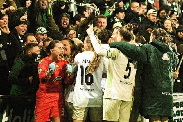 Soccer I Women I Season 2025 2026 I DFB Cup I RB Leipzig SV Werder Bremen I 16 11 2025 Mariella El Sherif 39, SV Werder Bremen celebrates with team and fans on reaching the next round of the cup Leipzig RB Training Center, Cottaweg 7 Saxony Germany Copyright: xLobeca InesxHähnelx