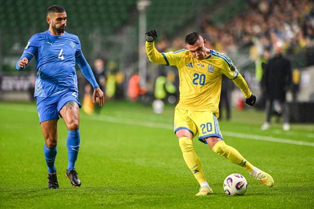 Warszawa 16.11.2025. Pilka nozna Eliminacje Mistrzostw Swiata 2026 kolejka 10 mecz : Ukraina -Islandia --- Football 2026 FIFA World Cup, WM, Weltmeisterschaft, Fussball qualifiers round 10 match : Ukraine - Iceland nz Victor Palsson Oleksandr Zubkov Fot. Kai Taller Arena Akcji NEWSPIX.PL --- newspix.pl 