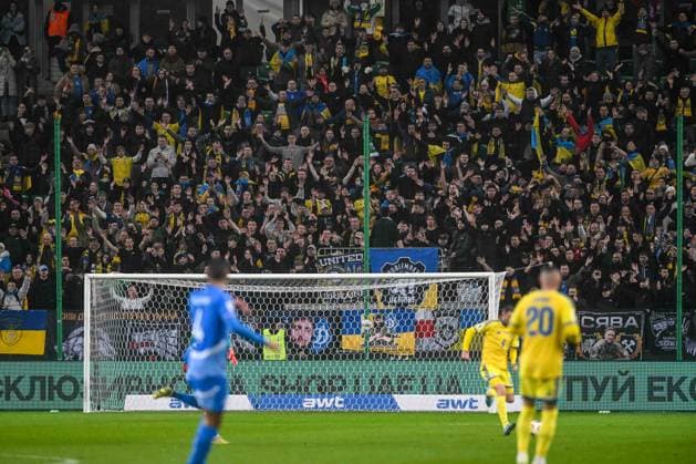 WARSZAWA 16.11.2025 MECZ 6. KOLEJKA GRUPA d ELIMINACJE DO MISTRZOSTW SWIATA 2026: UKRAINA - ISLANDIA --- FIFA World Cup, WM, Weltmeisterschaft, Fussball 2026 QUALIFYING ROUND GROUP G MATCH IN WARSAW: UKRAINE - ICELAND KIBICE FANS FOT. JACEK PRONDZYNSKI FOTOPYK NEWSPIX.PL --- newspix.pl 