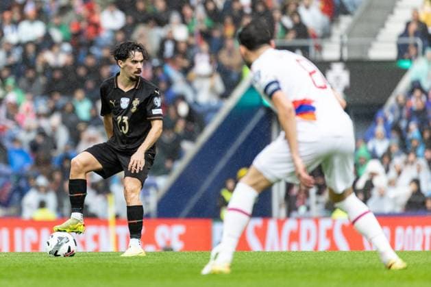 Vitinha ( Portugal national team, Nationalteam ) in action during the match between Portugal National Team and Armenia National team, valid for 2026 World Cup Qualifiers at Est‡dio do Drag‹o on 16 November 2025. Porto Estadio do Dragao Porto Portugal Copyright: xIMAGOx xPRIMExSPORTSxIMAGESx xFILIPExOLIVEIRAx