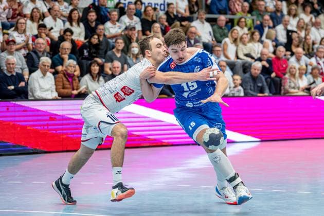 2 Handball Bundesliga TV Hüttenberg Dessau Roßlauer HV, 16 11 25 Marcel Nowak Dessau Roßlauer HV 06, 15 , Paul Ohl TV Hüttenberg, 10 2 Handball Bundesliga TV Hüttenberg Dessau Roßlauer HV Hüttenberg, 16 11 25 Copyright: xBEAUTIFULxSPORTS Roeczeyx