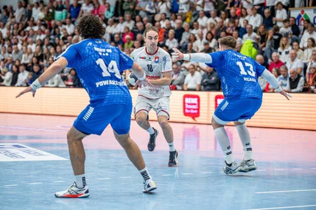2 Handball Bundesliga TV Hüttenberg Dessau Roßlauer HV, 16 11 25 Paul Ohl TV Hüttenberg, 10 , Jakub Powarzy ski Dessau Roßlauer HV 06, 14 , Valentin Neagu Dessau Roßlauer HV 06, 13 2 Handball Bundesliga TV Hüttenberg Dessau Roßlauer HV Hüttenberg, 16 11 25 Copyright: xBEAUTIFULxSPORTS Roeczeyx