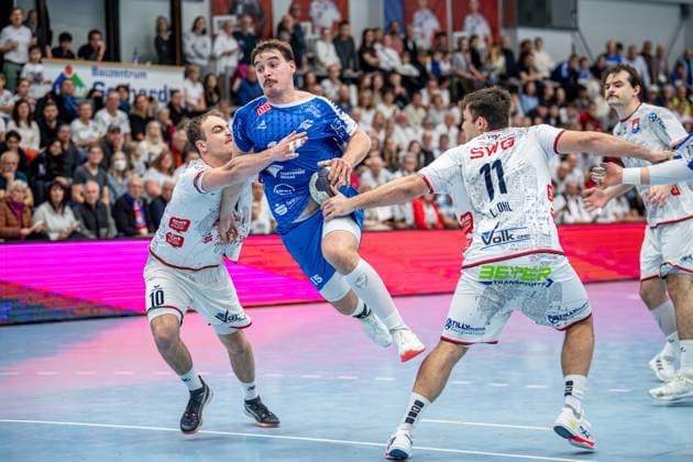2 Handball Bundesliga TV Hüttenberg Dessau Roßlauer HV, 16 11 25 Marcel Nowak Dessau Roßlauer HV 06, 15 , Paul Ohl TV Hüttenberg, 10 , Lasse Ohl TV Hüttenberg, 11 , 2 Handball Bundesliga TV Hüttenberg Dessau Roßlauer HV Hüttenberg, 16 11 25 Copyright: xBEAUTIFULxSPORTS Roeczeyx