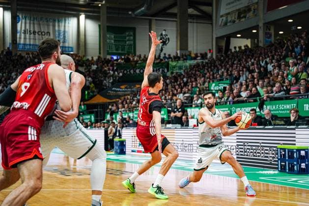 16 11 2025, xdaymx, Basketball DBB Pokal, Gladiators Trier FC Bayern München vl Johannes Voigtmann Bayern , Maik Zirbes Trier , Vladimir Lucic Bayern Behnam Yakhchali Trier DFL DFB REGULATIONS PROHIBIT ANY USE OF PHOTOGRAPHS as IMAGE SEQUENCES and or QUASI VIDEO Trier
