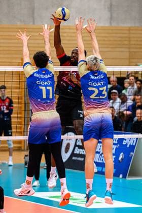 Ludwigsburg Bundesliga 25 26 MTV Ludwigsburg Volley Goats Mitteldeutschland f li Nick Breitenbach Volley Goats , Nyherowo Omene Ludwigsburg , Samuel James Schellenberg Volley Goats Ludwigsburg Innenstadtsporthalle Baden Württemberg Germany