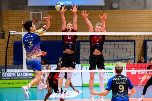 Ludwigsburg Bundesliga 25 26 MTV Ludwigsburg Volley Goats Mitteldeutschland f li Sebastian Lara Volley Goats , Tomi Saarinen Ludwigsburg , Philipp Herrmann Ludwigsburg Ludwigsburg Innenstadtsporthalle Baden Württemberg Germany