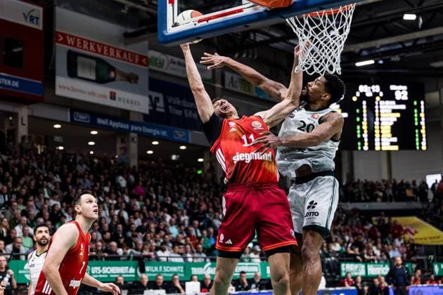 BBL Cup Vet Concept Gladiators Trier FC Bayern Munich 16 11 2025 Vladimir Lucic FC Bayern Munich, 11 in the throw, Urald King Vet Concept Gladiators Trier, 20 BBL Cup Vet Concept Gladiators Trier FC Bayern Munich Trier, SWT Arena, 16 11 2025 Copyright: xBEAUTIFULxSPORTS Wunderlx