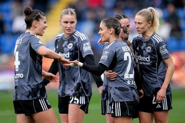 from left Noemi Ivelj SGE, 4 , Jella Veit SGE, 25 , goal scorer Ereleta Memeti SGE, 27 , Geraldine Reuteler SGE, 14 , Rebecka Blomqvist SGE, 28 , players of Eintracht Frankfurt SGE , cheer about the goal to 2 4, cheer, goal celebration, celebrate the goal, goal, celebration, cheers about the goal, rejoicing, joy, rejoices, optimistic, positive, game scene, highlight, action, 16 11 2025, Sinsheim Hoffenheim Germany , football, DFB Cup women, round of 16, TSG 1899 Hoffenheim Eintracht Frankfurt, DFB DFL REGULATIONS PROHIBIT ANY USE OF PHOTOGRAPHS AS IMAGE SEQUENCES AND OR QUASI VIDEO xozx