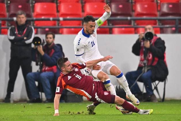 SERBIA vs LATVIA FILIP KOSTIC vs ROBERTS SAVALNIEKS football Serbia vs Latvia FIFA World Cup, WM, Weltmeisterschaft, Fussball qualification match at Dubocica stadiuim , Leskovac 16.11.2025 Foto: FOOTBALL, SERBIA, LATVIA, FIFA WORLD CUP QUALIFICATIONS MATCH Leskovac Dubocica stadium Serbia Copyright: xMarkoxMetlas xMNxPressx
