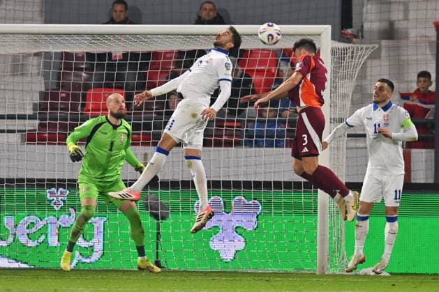 SERBIA vs LATVIA MARKO GRUJIC vs VITALIJS JAGODINSKIS football Serbia vs Latvia FIFA World Cup, WM, Weltmeisterschaft, Fussball qualification match at Dubocica stadiuim , Leskovac 16.11.2025 Foto: FOOTBALL, SERBIA, LATVIA, FIFA WORLD CUP QUALIFICATIONS MATCH Leskovac Dubocica stadium Serbia Copyright: xMarkoxMetlas xMNxPressx