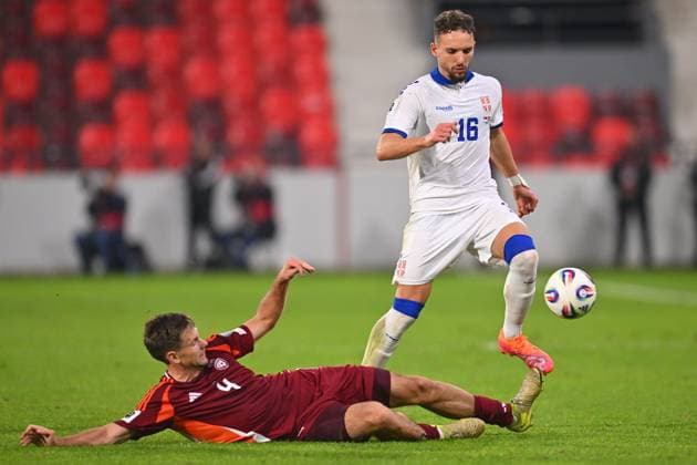 SERBIA vs LATVIA STRAHINJA ERAKOVIC vs ROBERTS VEIPS football Serbia vs Latvia FIFA World Cup, WM, Weltmeisterschaft, Fussball qualification match at Dubocica stadiuim , Leskovac 16.11.2025 Foto: FOOTBALL, SERBIA, LATVIA, FIFA WORLD CUP QUALIFICATIONS MATCH Leskovac Dubocica stadium Serbia Copyright: xMarkoxMetlas xMNxPressx