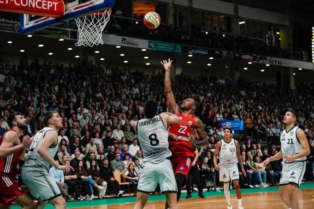 16 11 2025, xdaymx, Basketball DBB Pokal, Gladiators Trier FC Bayern München vl Leon Kratzer Bayern , Marten Linßen Trier , Behnam Yakhchali Trier , Isiaha Mike Bayern , Eli Brooks Trier Evans Rapieque Trier DFL DFB REGULATIONS PROHIBIT ANY USE OF PHOTOGRAPHS as IMAGE SEQUENCES and or QUASI VIDEO Trier