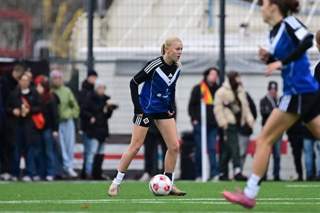 Soccer I Women I Season 2025 2026 I Regionalliga Nord I 10 Matchday I FC St Pauli Hamburger SV U20 I 16 11 2025 Lena Joy Martens 7, Hamburger SV U20 Hamburg Stadion an der Feldstraße Hamburg Germany Copyright: xLobeca FelixxSchlikisx
