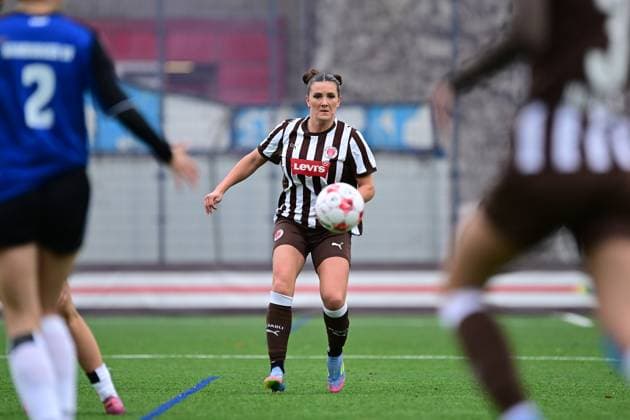Soccer I Women I Season 2025 2026 I Regionalliga Nord I 10 Matchday I FC St Pauli Hamburger SV U20 I 16 11 2025 Rachel Miriam Marcia Free Rinast 31, FC St Pauli Hamburg Stadion an der Feldstraße Hamburg Germany Copyright: xLobeca FelixxSchlikisx